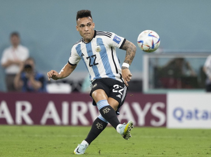 Messi khổ sở vì “báo thủ” Lautaro Martinez như thế nào tại World Cup 2022? - Ảnh 2.