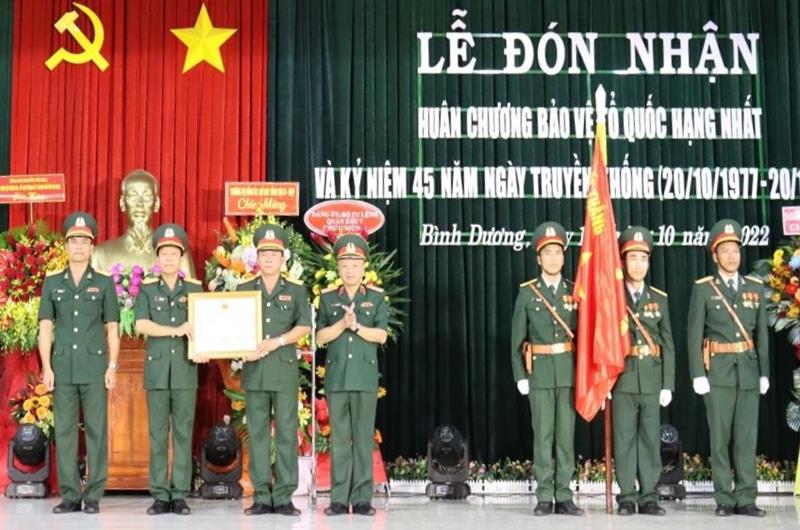 Trung tướng - Chính ủy Tổng cục II được bổ nhiệm Phó Chủ nhiệm Tổng cục Chính trị QĐND Việt Nam - Ảnh 1.