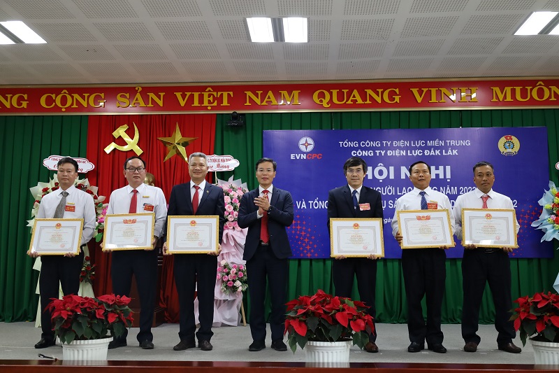 PC Đắk Lắk: Thực hiện đạt và vượt các chỉ tiêu năm 2022 - Ảnh 3.