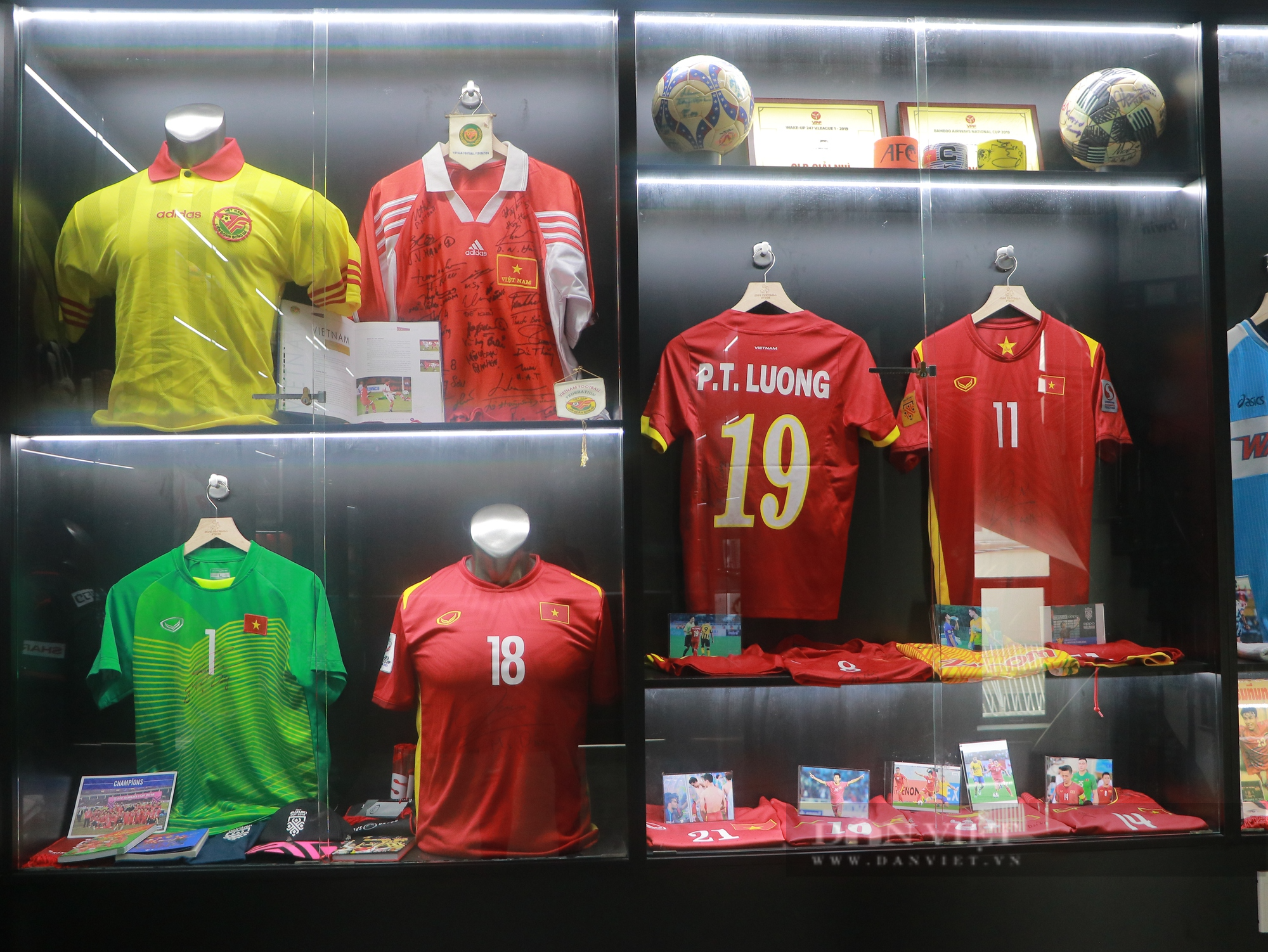 Thư viện bóng đá đầu tiên tại Việt Nam, trưng bày hơn 15.000 hiện vật về môn thể thao vua - Ảnh 3.