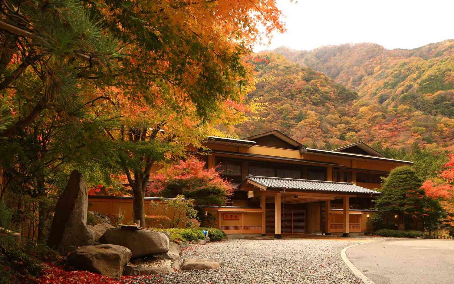 Khách sạn hoạt động liên tục hơn 1.300 năm ở Nhật - Ảnh 2.