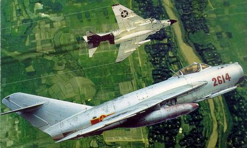 MiG 17 Việt Nam hạ gục F-105 &quot;Thần sấm&quot; và F-4 &quot;Con ma&quot; khiến Mỹ bàng hoàng - Ảnh 8.