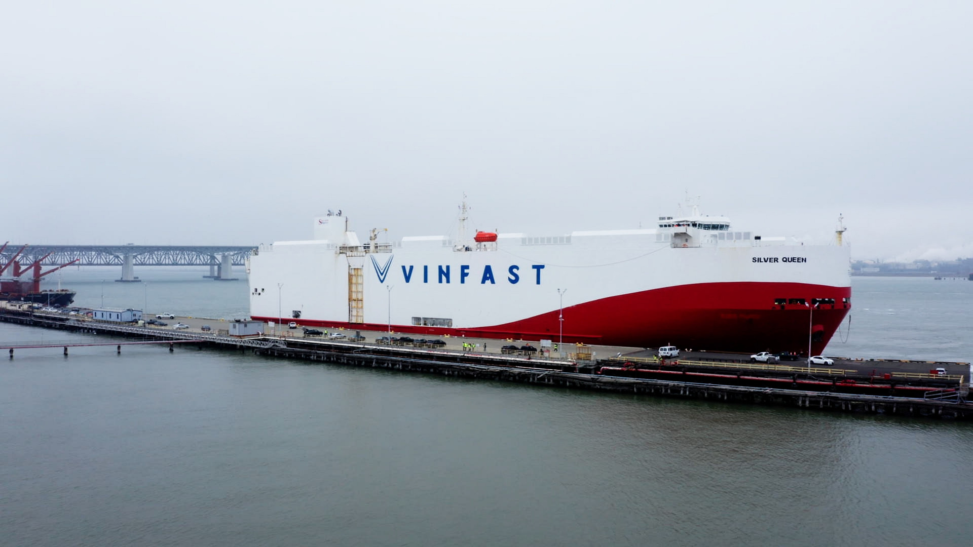 Lô xe đầu tiên cập cảng California, VinFast nhận giấy phép bán hàng tại Mỹ - Ảnh 3.