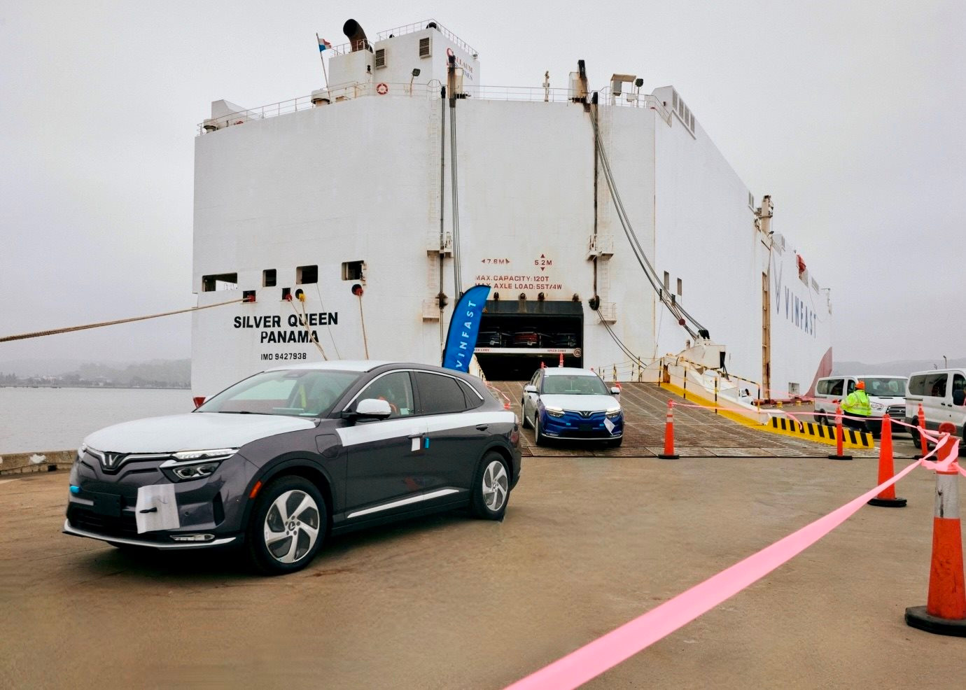 Lô xe đầu tiên cập cảng California, VinFast nhận giấy phép bán hàng tại Mỹ - Ảnh 8.