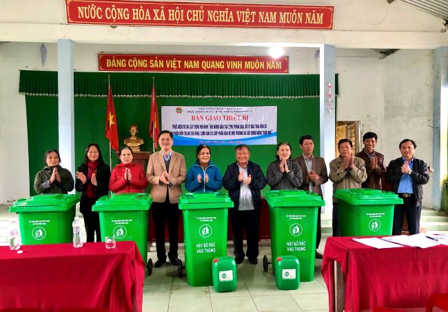 Hội Nông dân Việt Nam hỗ trợ nông dân TT-Huế xử lý rác thải hữu cơ thành phân bón  - Ảnh 1.