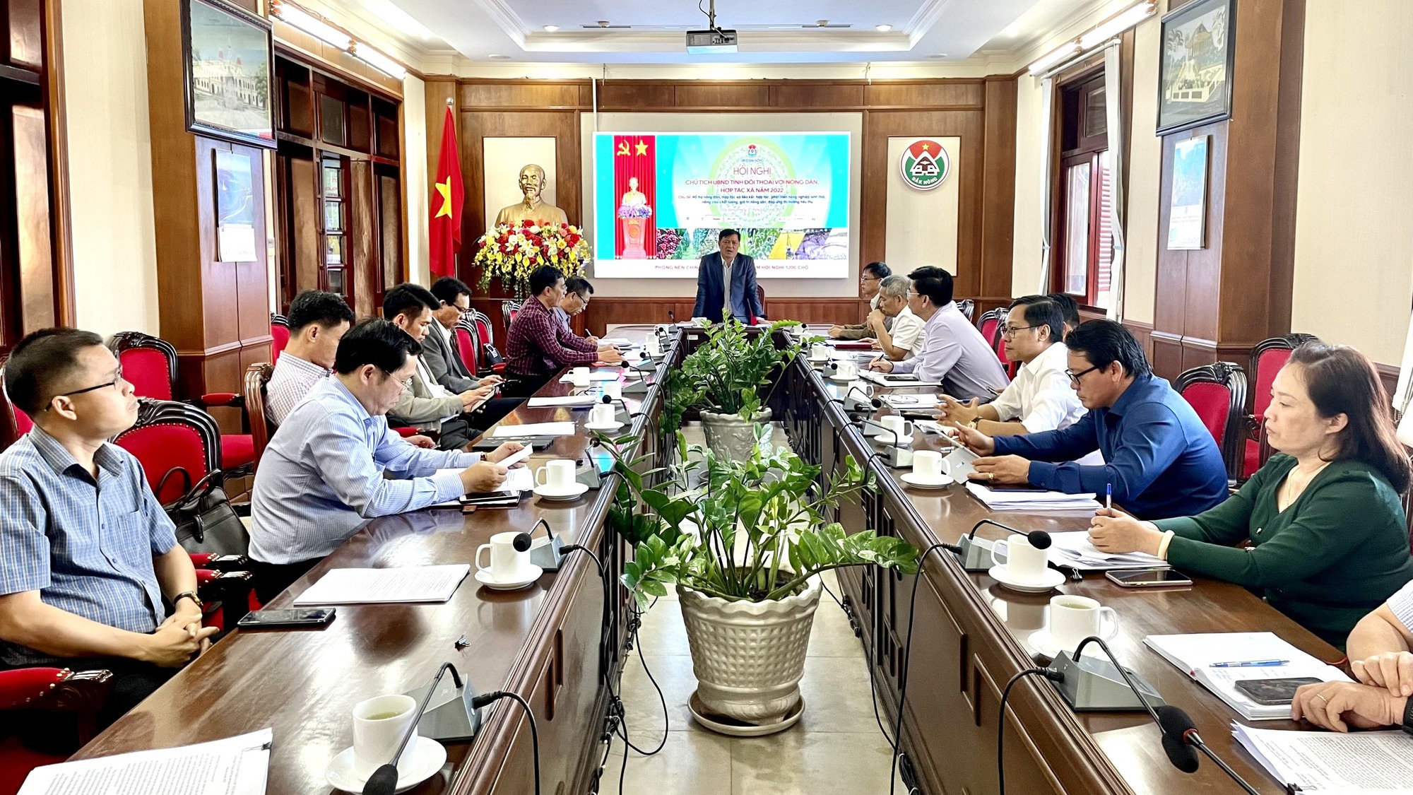 Hơn 300 câu hỏi gửi về Hội nghị Chủ tịch tỉnh đối thoại với nông dân, HTX năm 2022 tỉnh Đắk Nông - Ảnh 2.