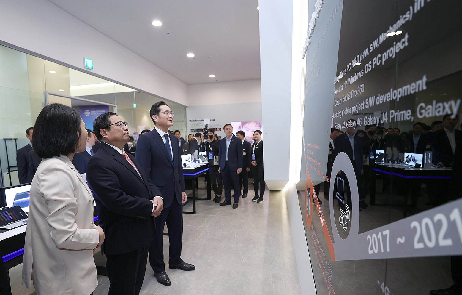 Thủ tướng dự lễ khánh thành Trung tâm Nghiên cứu và Phát triển của Samsung lớn nhất Đông Nam Á - Ảnh 1.