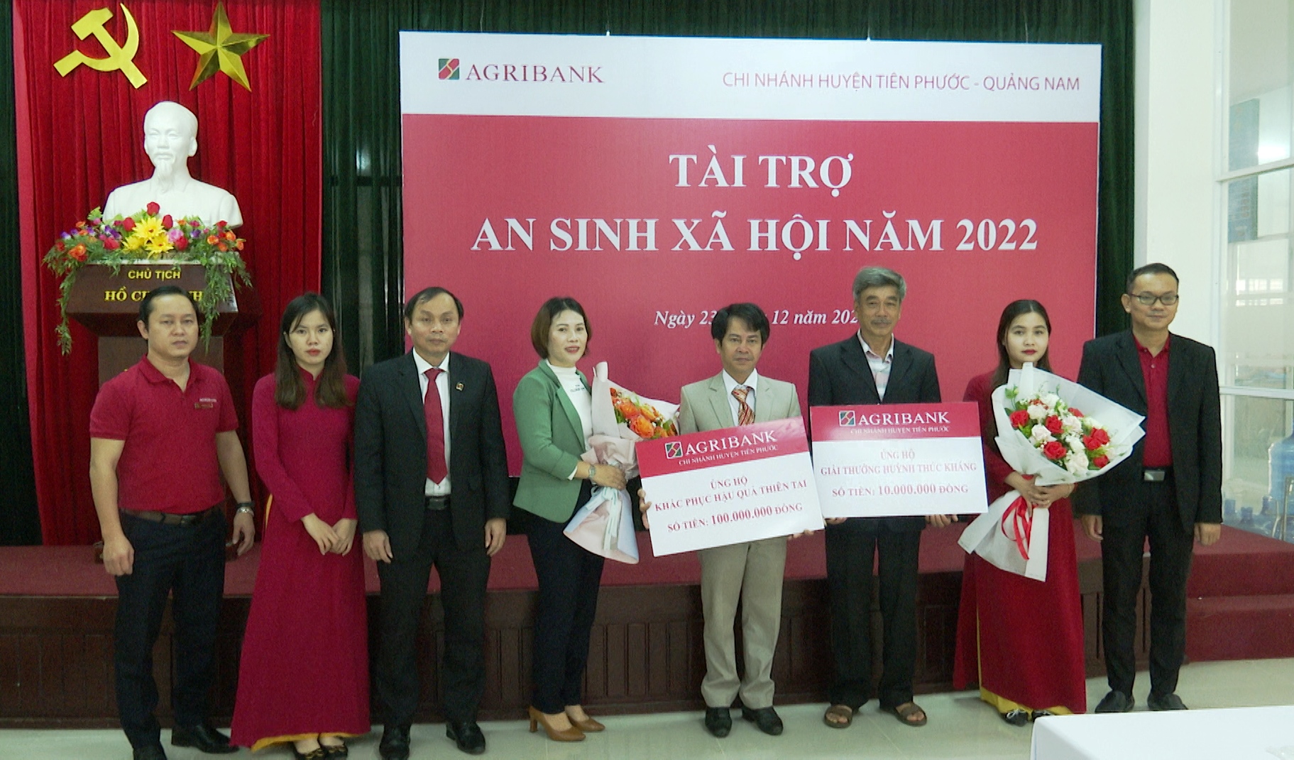 Quảng Nam: Agribank Tiên Phước hỗ trợ khắc phục hậu quả thiên tai, ủng hộ Quỹ giải thưởng Huỳnh Thúc Kháng - Ảnh 1.