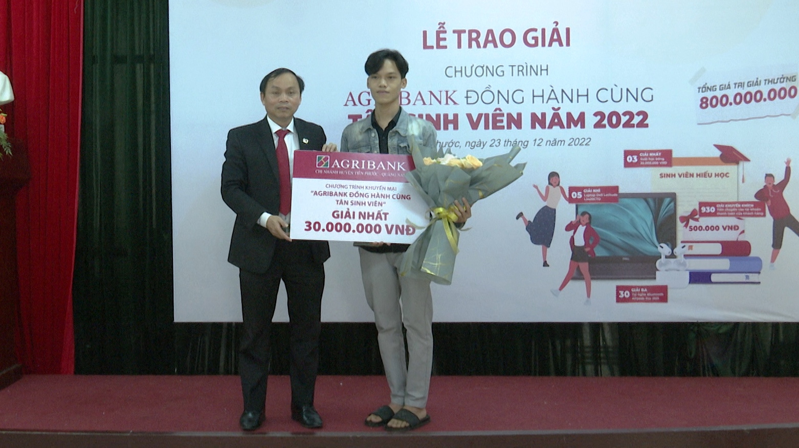 Quảng Nam: Agribank Tiên Phước hỗ trợ khắc phục hậu quả thiên tai, ủng hộ Quỹ giải thưởng Huỳnh Thúc Kháng - Ảnh 4.