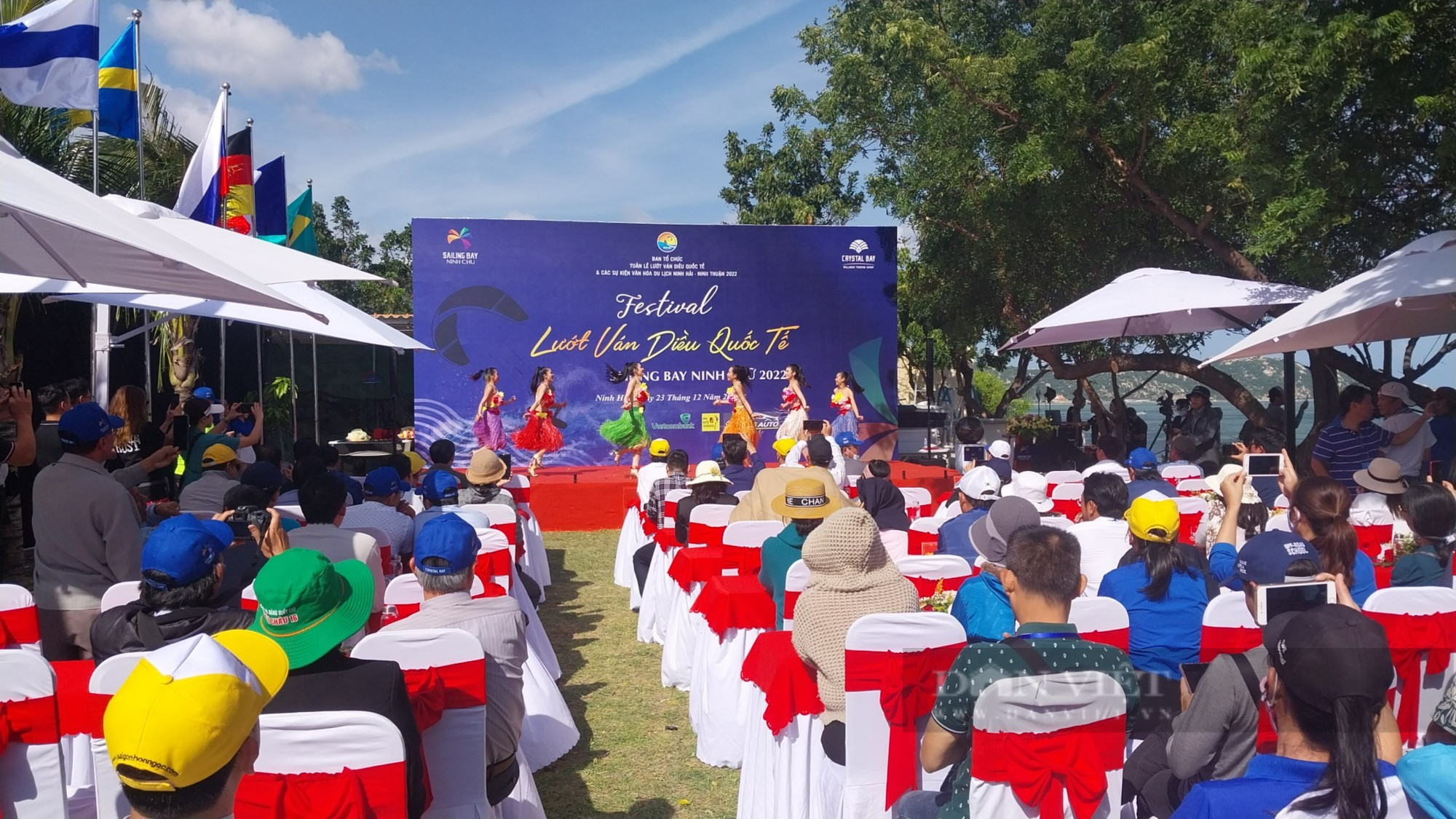 “Mãn nhãn” với bức tranh đầy màu sắc Festival lướt ván diều Quốc tế Sailing Bay Ninh Chử năm 2022 - Ảnh 5.