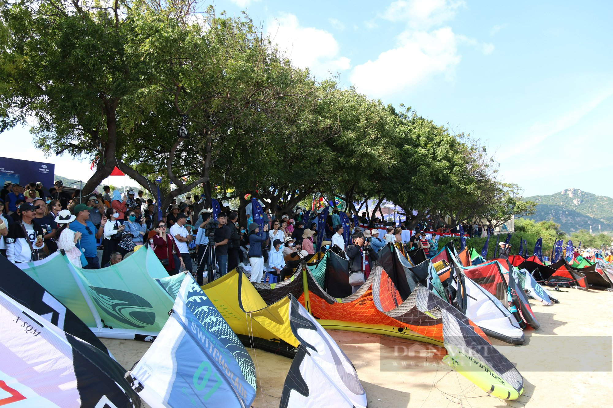 “Mãn nhãn” với bức tranh đầy màu sắc Festival lướt ván diều Quốc tế Sailing Bay Ninh Chử năm 2022 - Ảnh 6.