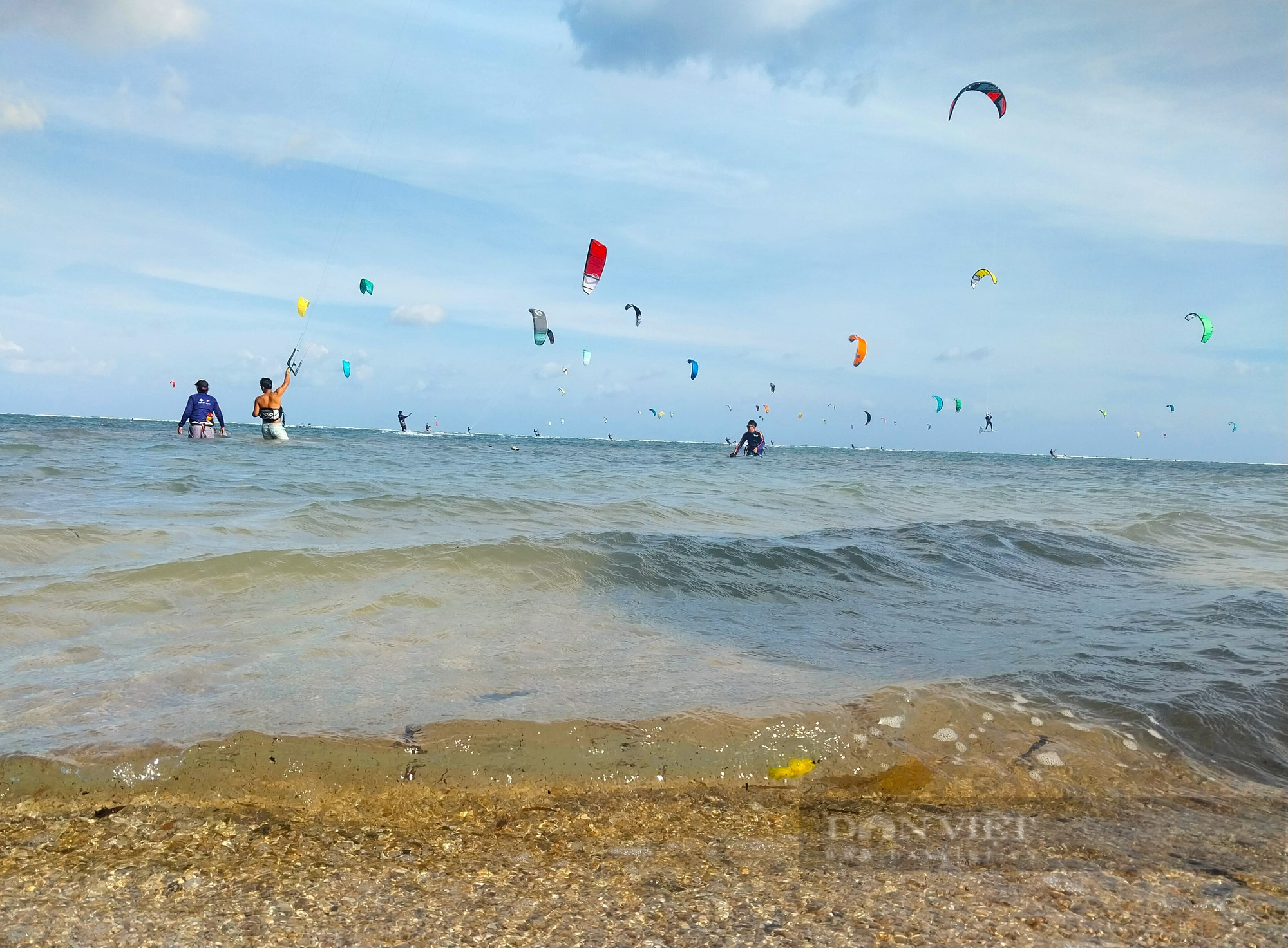 “Mãn nhãn” với bức tranh đầy màu sắc Festival lướt ván diều Quốc tế Sailing Bay Ninh Chử năm 2022 - Ảnh 14.