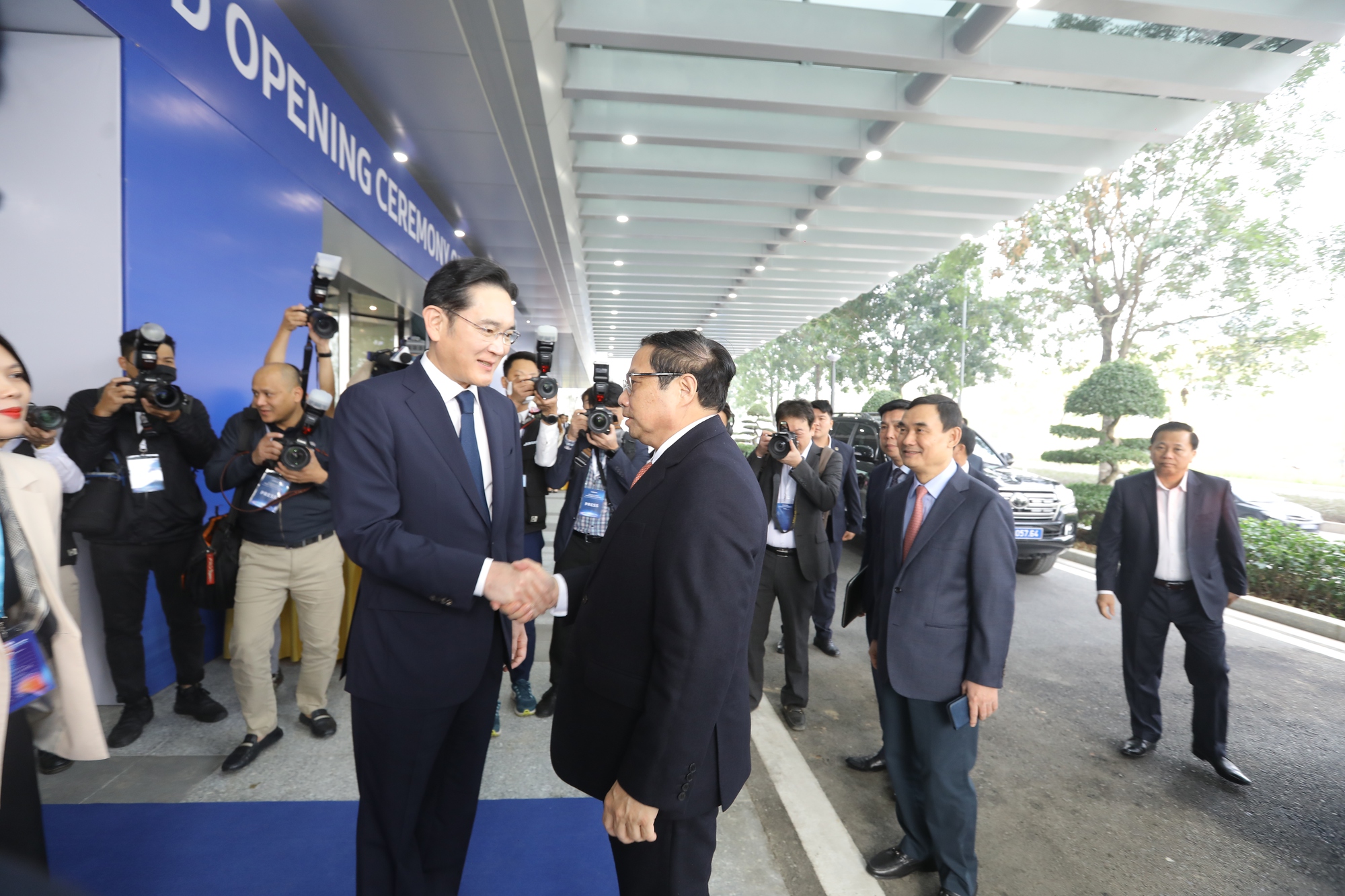 Thủ tướng: Mong Samsung sớm sản xuất chip tại Việt Nam vào tháng 7/2023 - Ảnh 4.