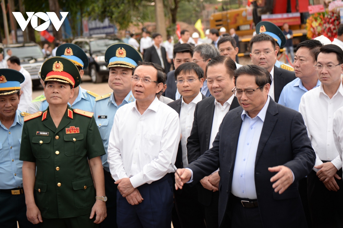 Thủ tướng phát lệnh khởi công xây dựng Nhà ga T3 sân bay Tân Sơn Nhất - Ảnh 3.