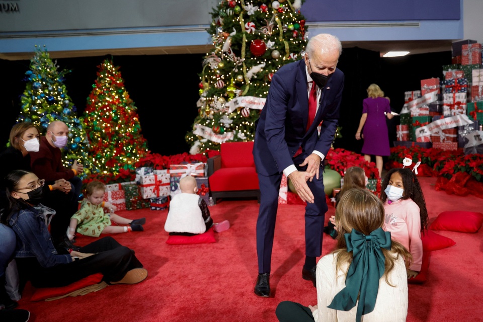 Hình ảnh ông Biden thảnh thơi trước Giáng sinh sau chiến thắng lập pháp - Ảnh 5.