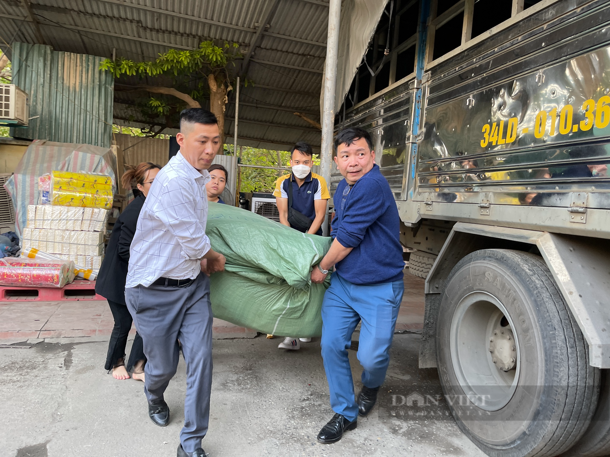 Chuyến xe chở yêu thương sưởi ấm những đứa trẻ vùng cao Điện Biên chuyển bánh - Ảnh 1.