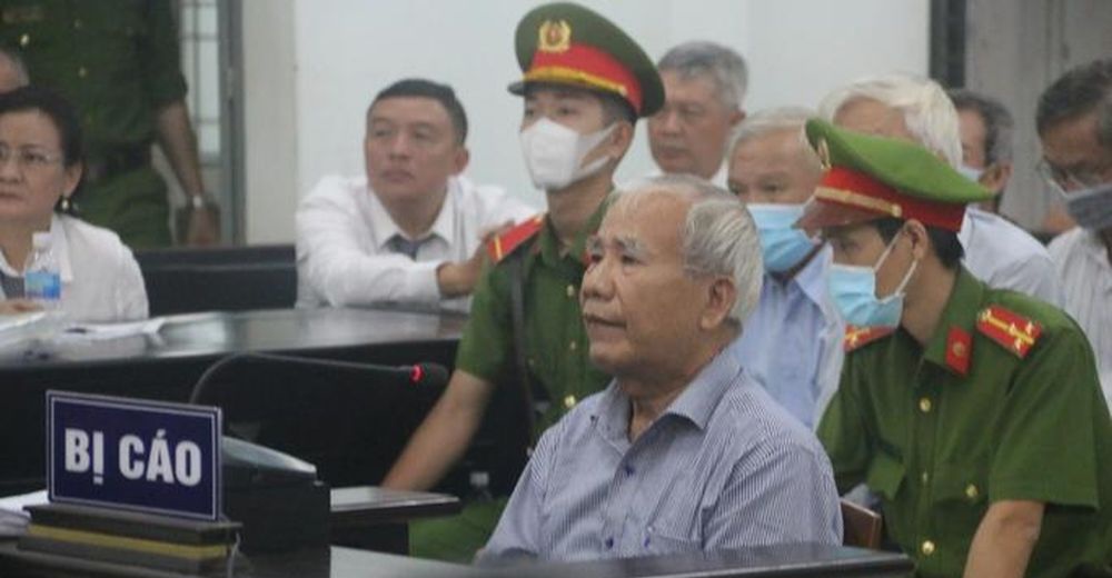 Hai cựu lãnh đạo UBND tỉnh Khánh Hòa khai gì tại tòa - Ảnh 1.