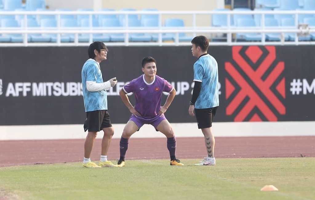 Quang Hải tập riêng trước trận đấu với ĐT Malaysia - Ảnh 4.