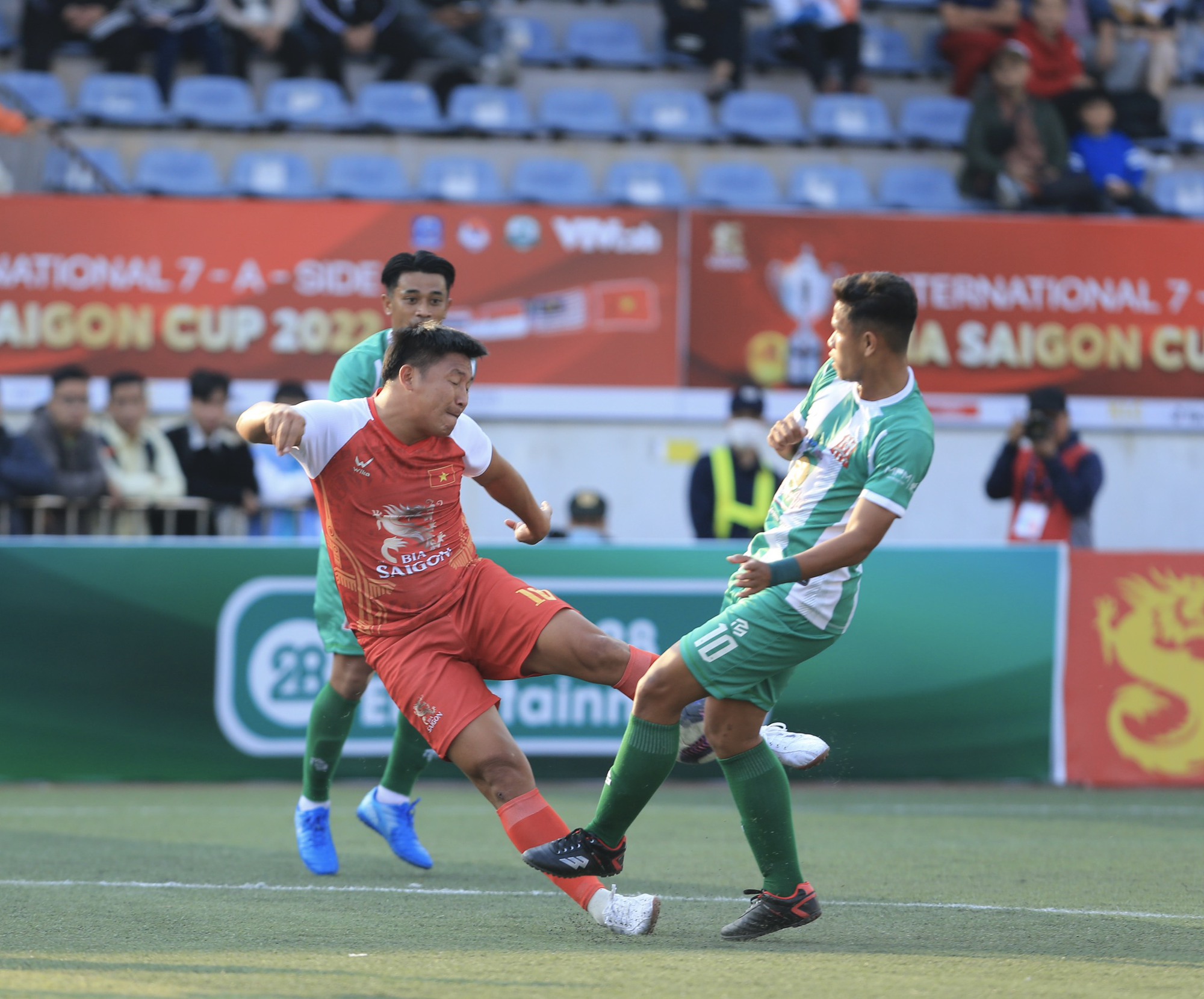 ĐT Việt Nam lội ngược dòng tại Giải bóng đá 7 người Quốc tế Cúp Bia Saigon 2022 - Ảnh 1.