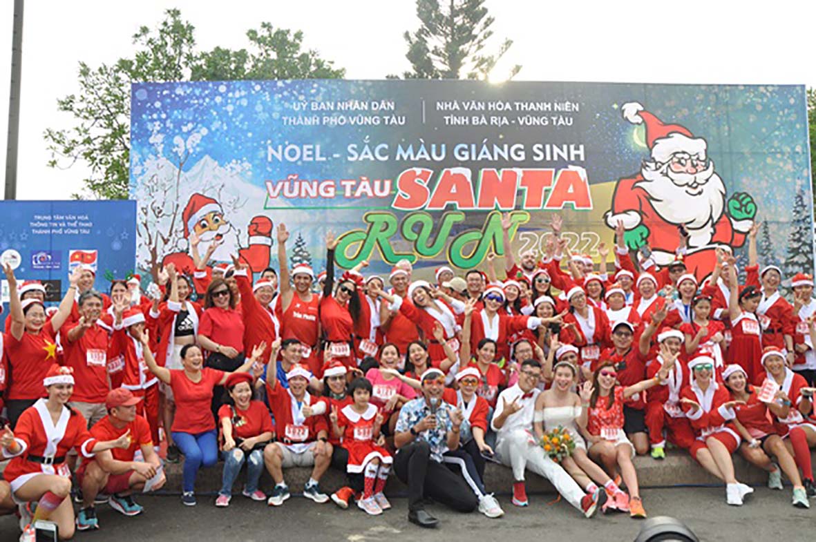 Sôi động 3.000 vận động viên tham gia đón Giáng sinh tại Vũng Tàu - Ảnh 1.