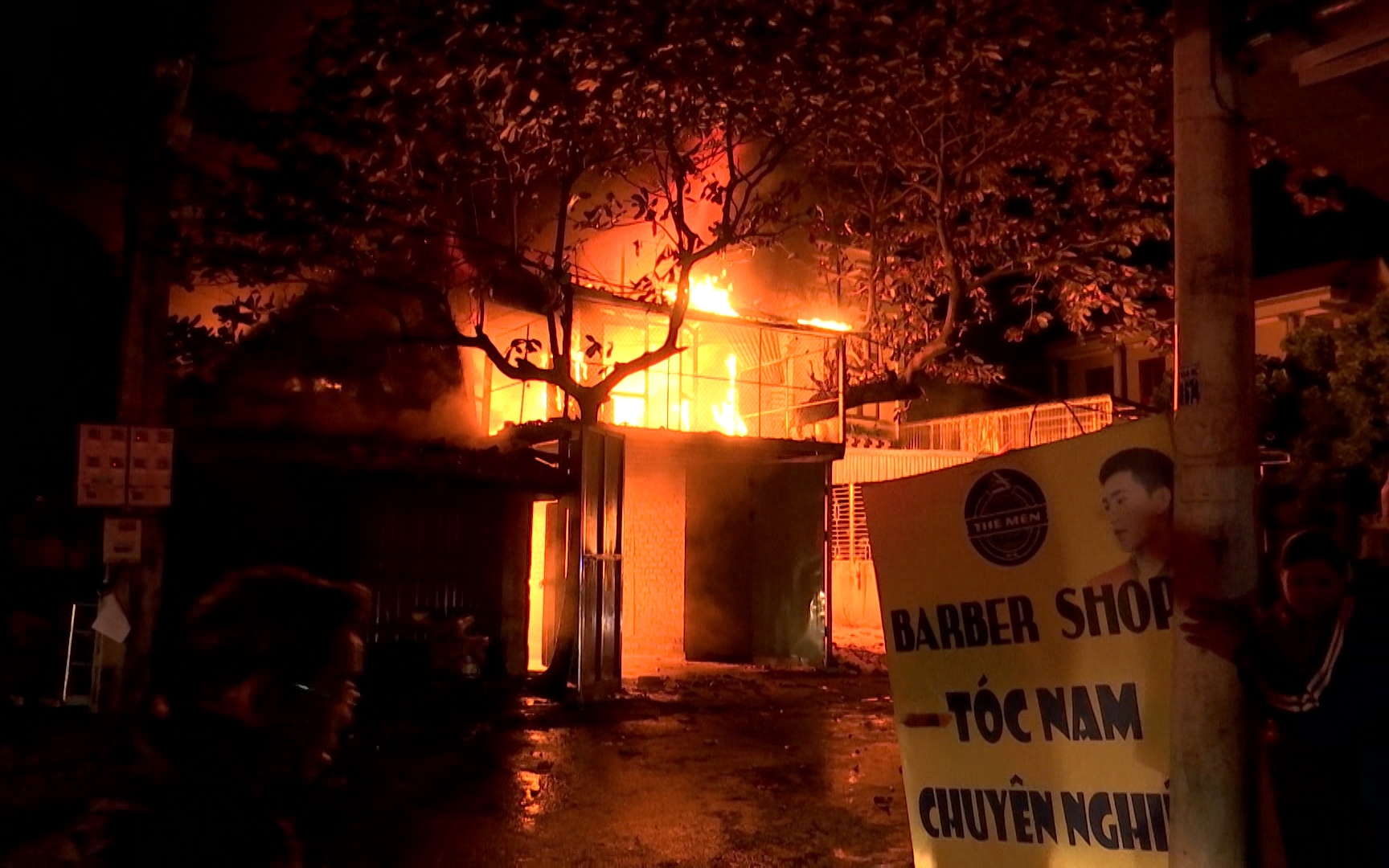 Sơn La: Cháy lớn thiêu rụi toàn bộ ngôi nhà 2 tầng