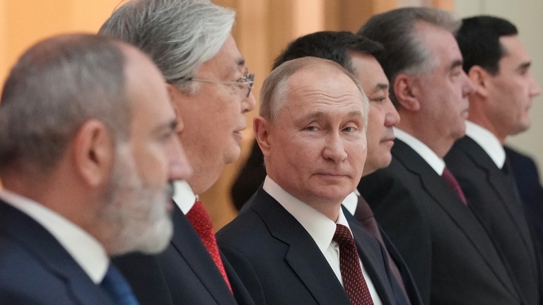 Tổng thống Putin cảnh báo 'mối đe dọa' đối với các nước thuộc Liên Xô cũ - Ảnh 1.