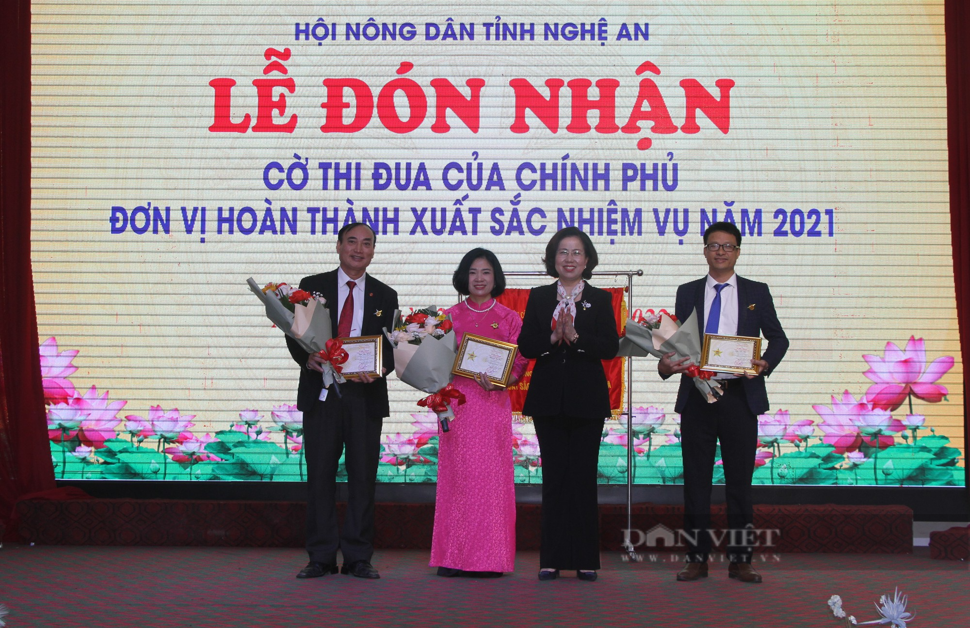 Hội Nông dân tỉnh Nghệ An vinh dự đón nhận cờ thi đua của Thủ tướng Chính phủ - Ảnh 7.