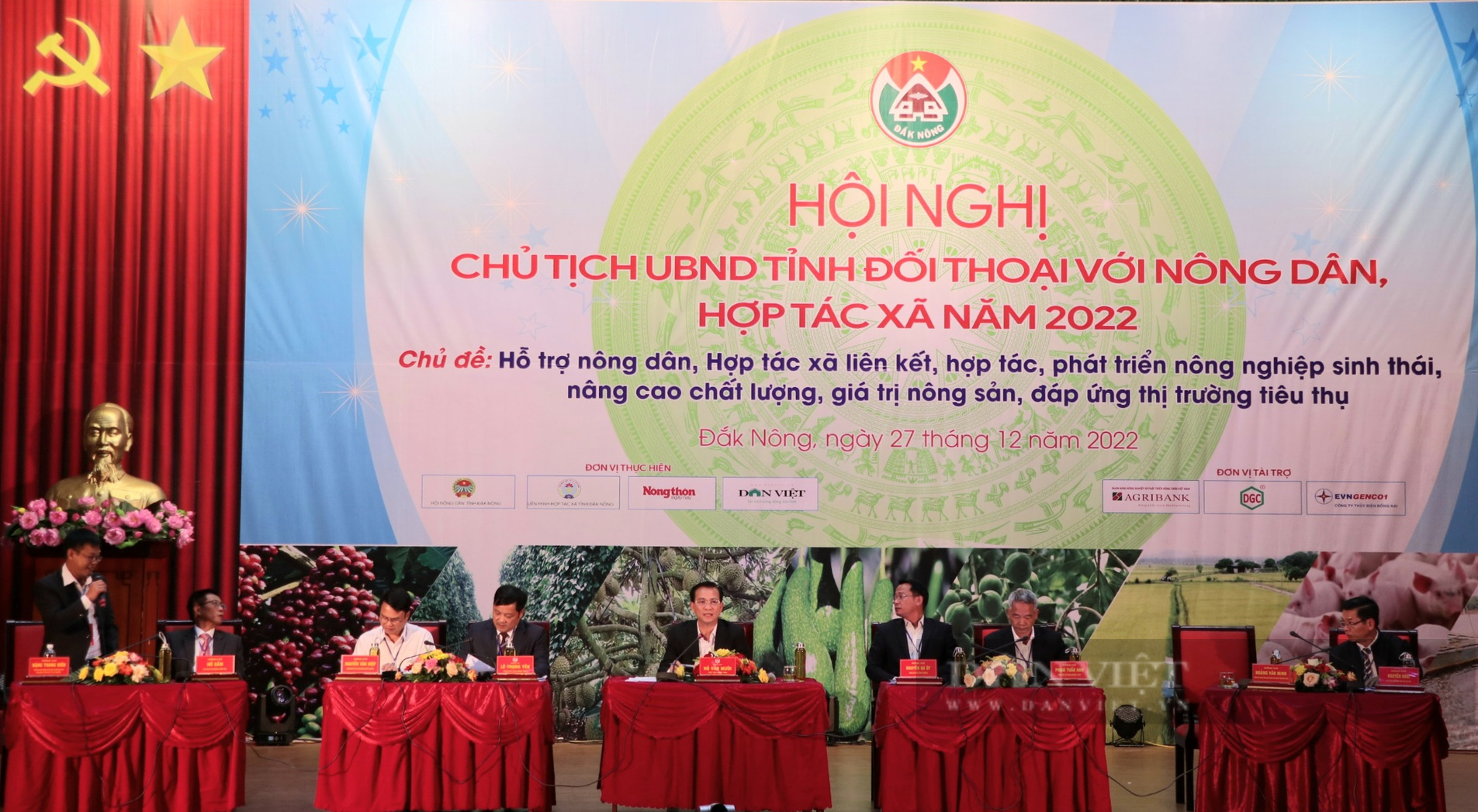 Chủ tịch tỉnh Đắk Nông đối thoại với nông dân: Tín dụng và thương hiệu nông sản được quan tâm - Ảnh 8.