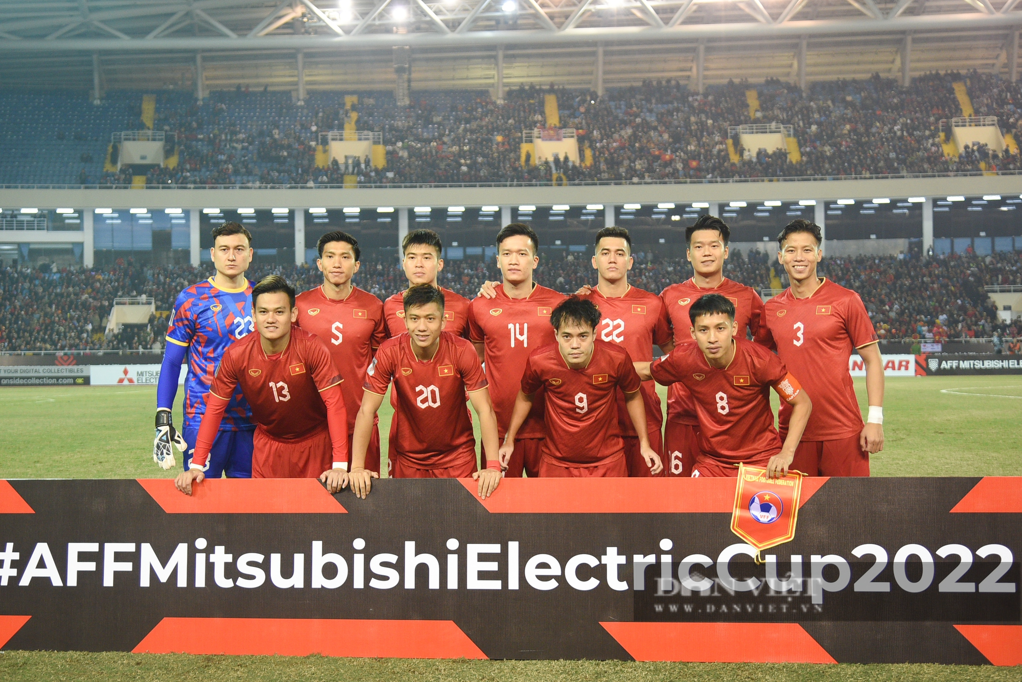 Tuyển Việt Nam chiếm ngôi đầu bảng AFF Cup 2022 sau chiến thắng 3-0 trước Malaysia - Ảnh 2.