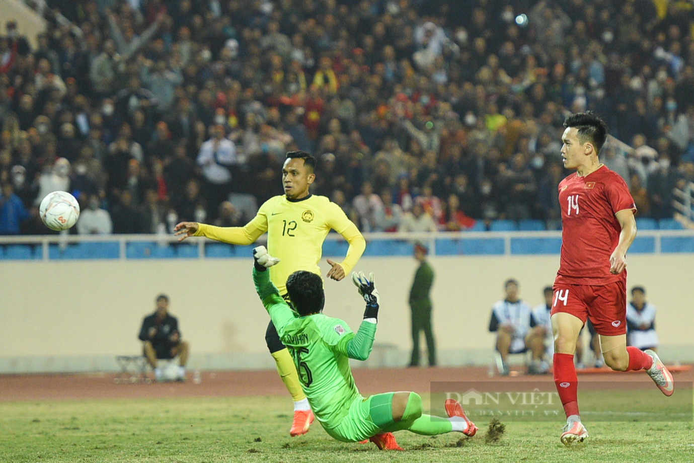 Đội tuyển Việt Nam thắng đậm Malaysia trong trận cầu hai thẻ đỏ, 1 penalty - Ảnh 11.