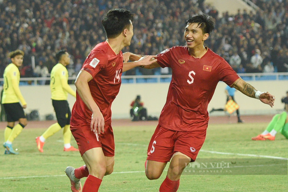 Đội tuyển Việt Nam thắng đậm Malaysia trong trận cầu hai thẻ đỏ, 1 penalty - Ảnh 12.