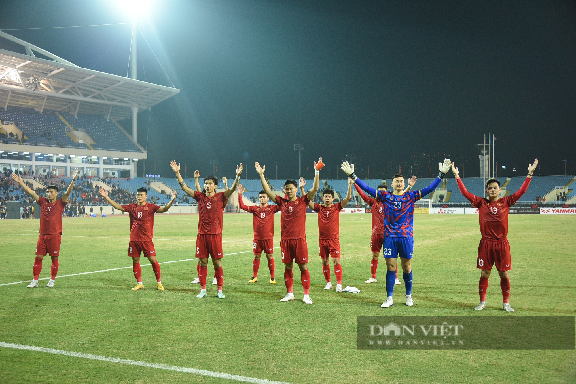 Tuyển Việt Nam chiếm ngôi đầu bảng AFF Cup 2022 sau chiến thắng 3-0 trước Malaysia - Ảnh 14.