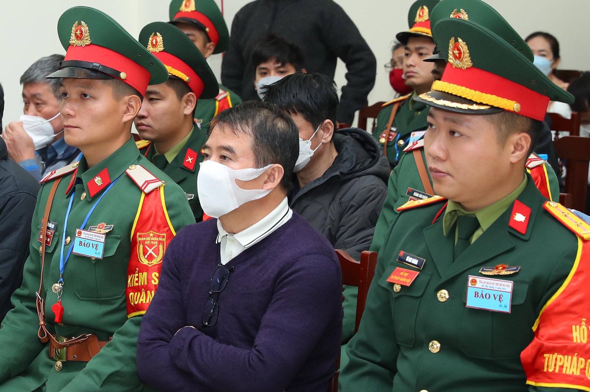 Vụ buôn lậu xăng dầu: Cựu đại tá Nguyễn Thế Anh không kêu oan tội nhận hối lộ nữa - Ảnh 1.