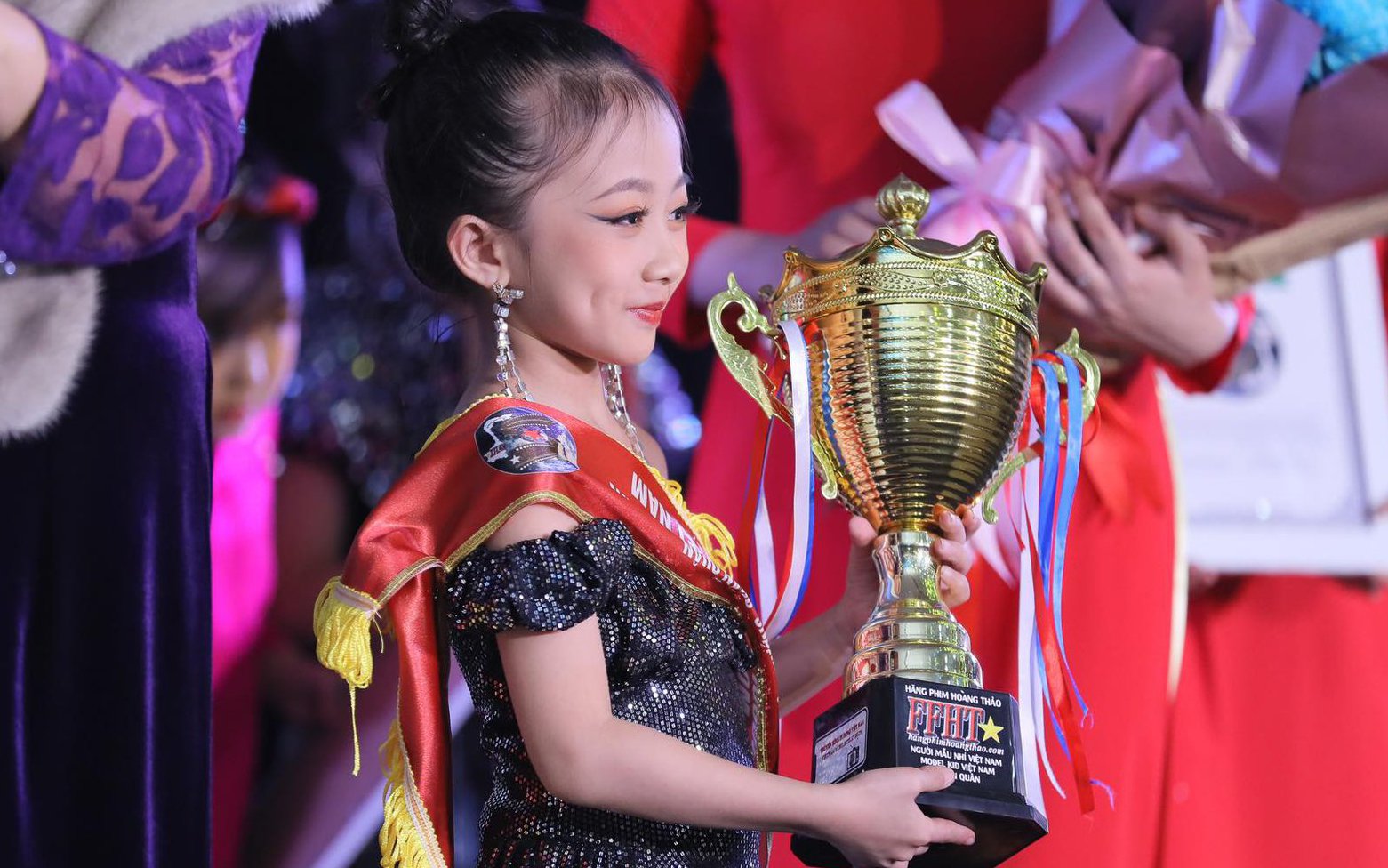 Thí sinh 8 tuổi và 14 tuổi đoạt Quán quân Ngôi sao nhí, Người mẫu nhí Việt Nam 2022