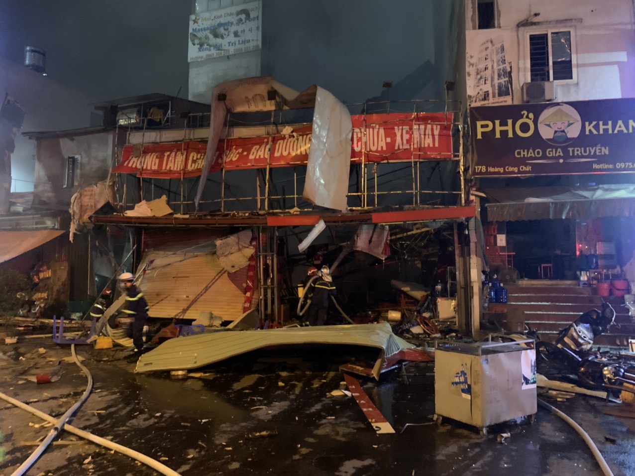 Cảnh sát bác bỏ thông tin có người tử vong trong vụ nổ lớn ở Hà Nội - Ảnh 2.