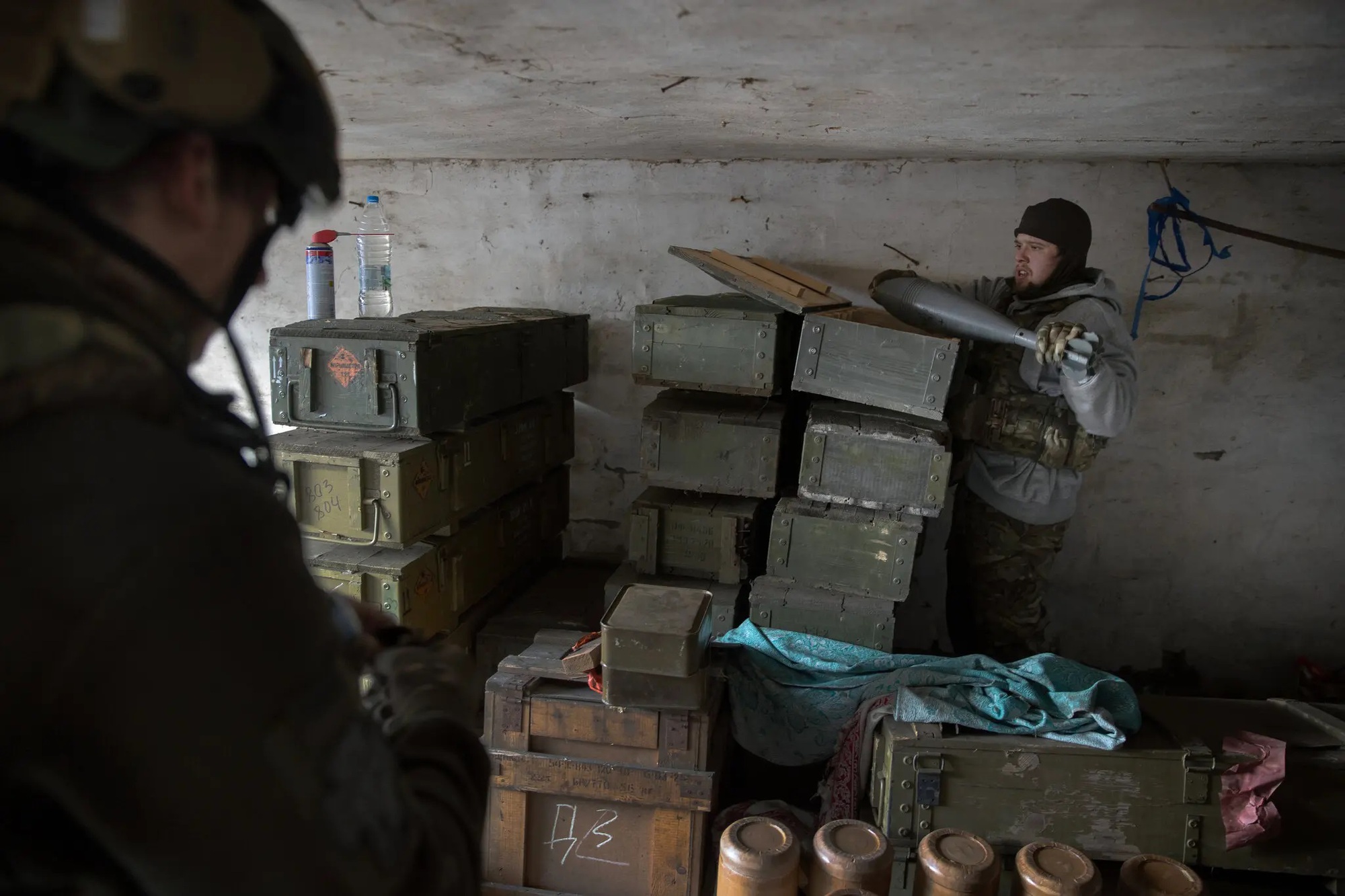 Ukraine đẩy mạnh chiến dịch giành lại Lugansk trong tay quân đội Nga - Ảnh 1.