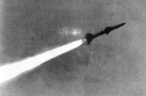 Cách bắn sáng tạo của tên lửa SAM-2 hạ gục pháo đài bay B-52 - Ảnh 3.