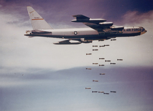 Cách bắn sáng tạo của tên lửa SAM-2 hạ gục pháo đài bay B-52 - Ảnh 8.