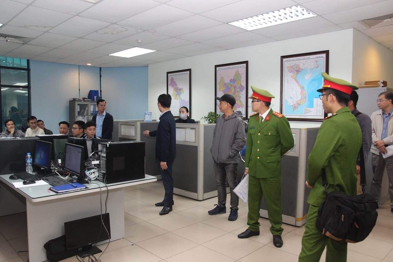 Vụ tiêu cực đăng kiểm xe cơ giới: Trung tướng Nguyễn Duy Ngọc gửi thư khen Công an TP.HCM - Ảnh 1.