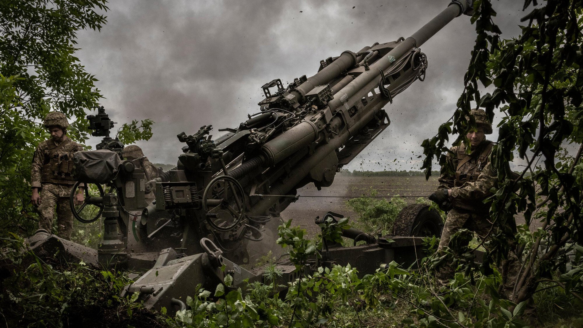 Pháo phản lực Nga thể hiện uy lực lớn trên chiến trường Ukraine - Ảnh 10.