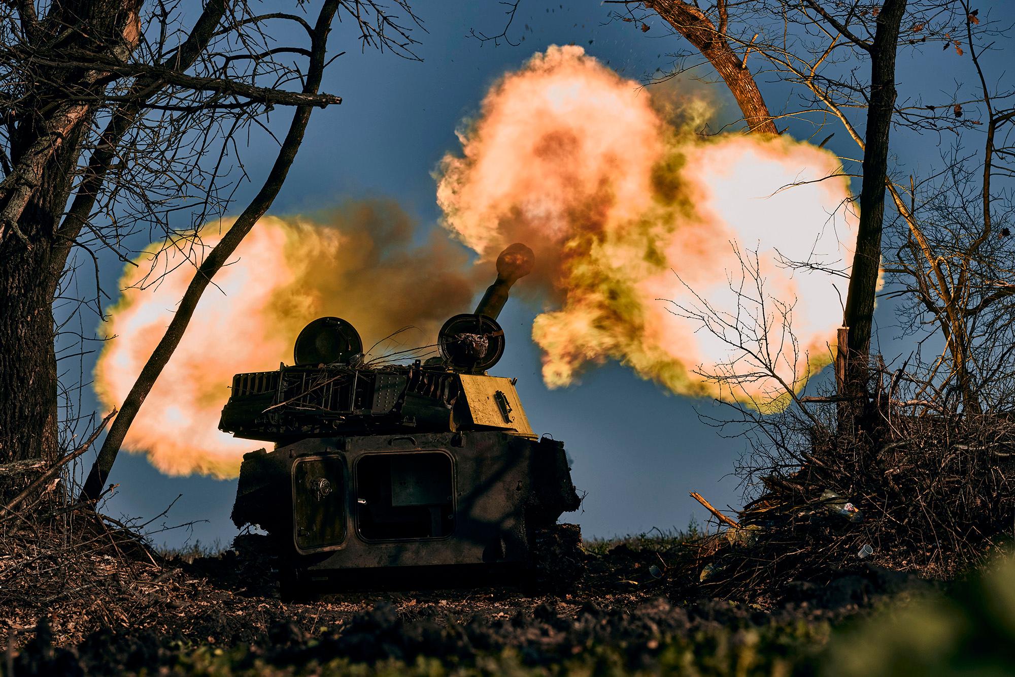 Pháo phản lực Nga thể hiện uy lực lớn trên chiến trường Ukraine - Ảnh 2.
