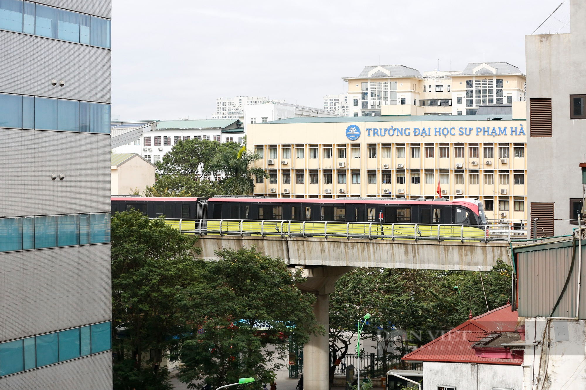 Tuyến đường sắt đô thị 34.532 tỷ đồng tại Hà Nội chạy thử 8 đoàn tàu để đo hiệu suất - Ảnh 5.