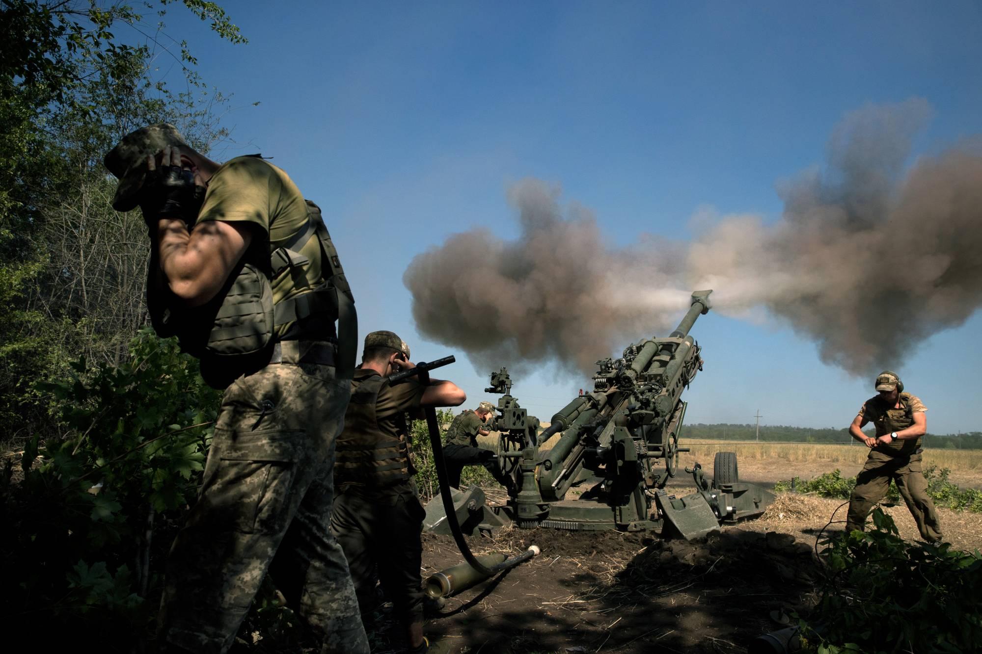 Pháo phản lực Nga thể hiện uy lực lớn trên chiến trường Ukraine - Ảnh 9.