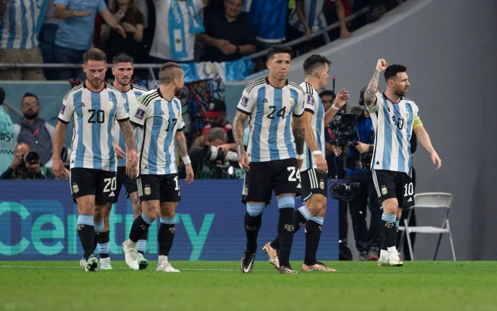 Messi tỏa sáng, Argentina đoạt vé vào tứ kết gặp Hà Lan