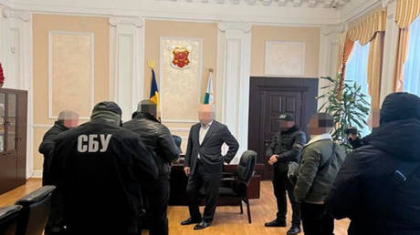 Thị trưởng Ukraine bị bắt do cáo buộc rò rỉ dữ liệu quân sự - Ảnh 1.
