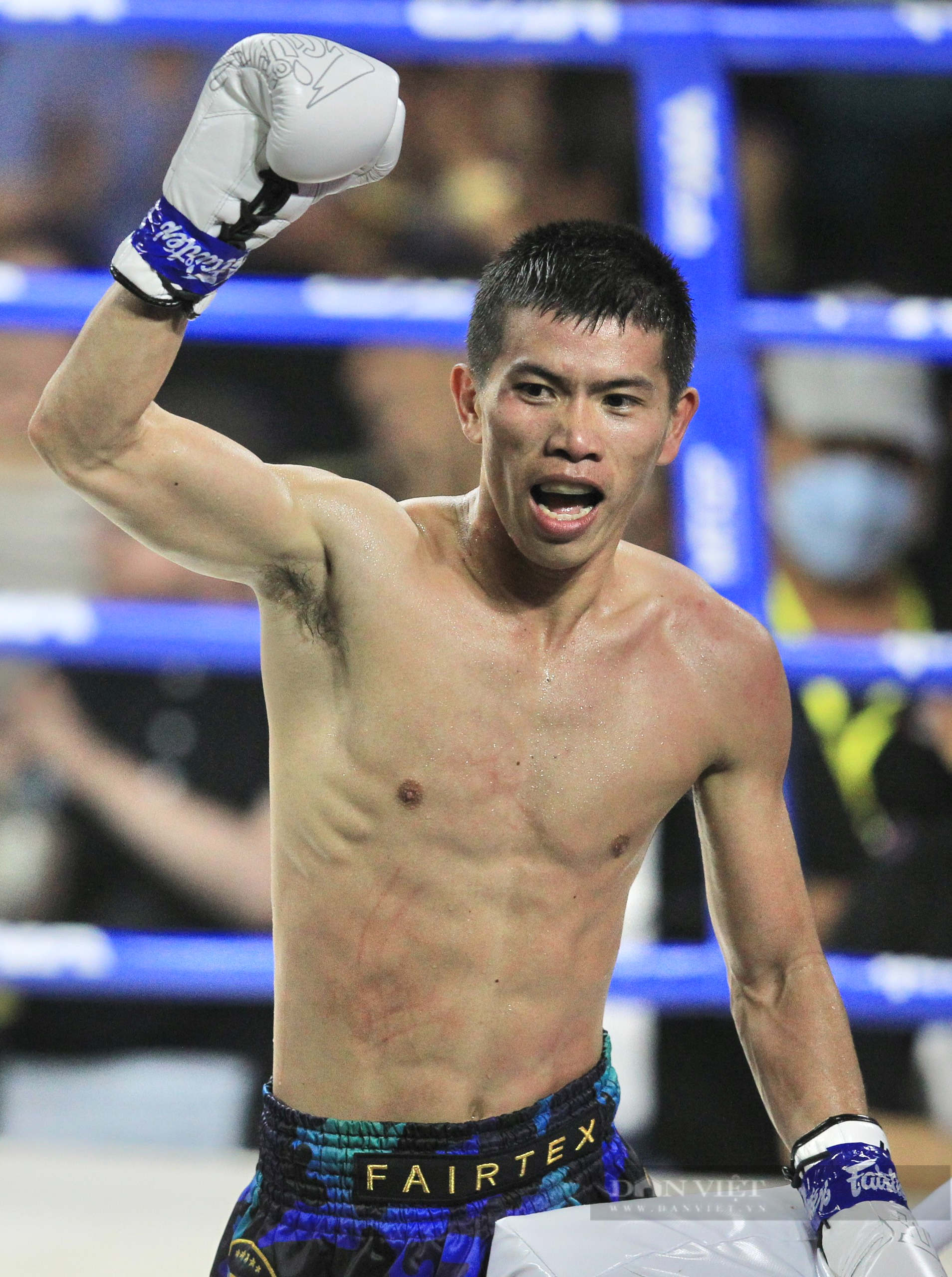 Liên tục cho võ sĩ Thái đo đài, nhà vô địch SEA Games Huỳnh Văn Tuấn khiến khán giả phấn khích - Ảnh 15.