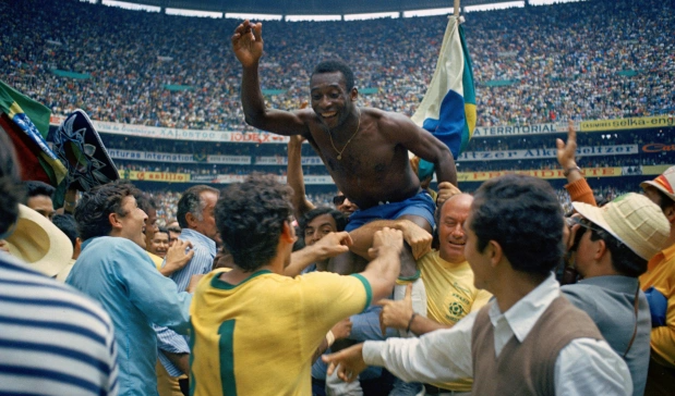 Pele từng tạo nên khoảnh khắc kinh điển nào tại World Cup 1970? - Ảnh 3.