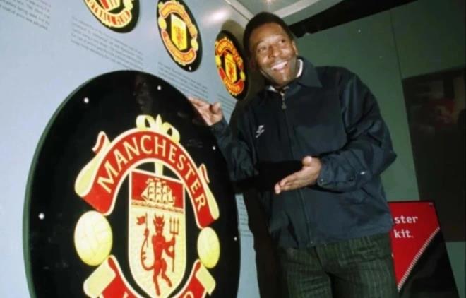 Pele từng từ chối lời mời của Manchester United - Ảnh 1.