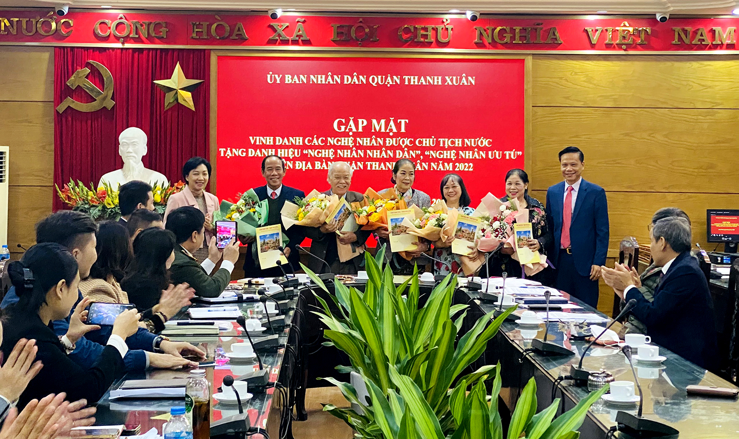 Quận Thanh Xuân có 5 &quot;Nghệ nhân Nhân dân&quot;, &quot;Nghệ nhân Ưu tú 2022 - Ảnh 1.