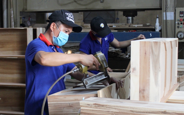Doanh nghiệp gỗ nội thất chật vật tìm đơn hàng để duy trì hoạt động